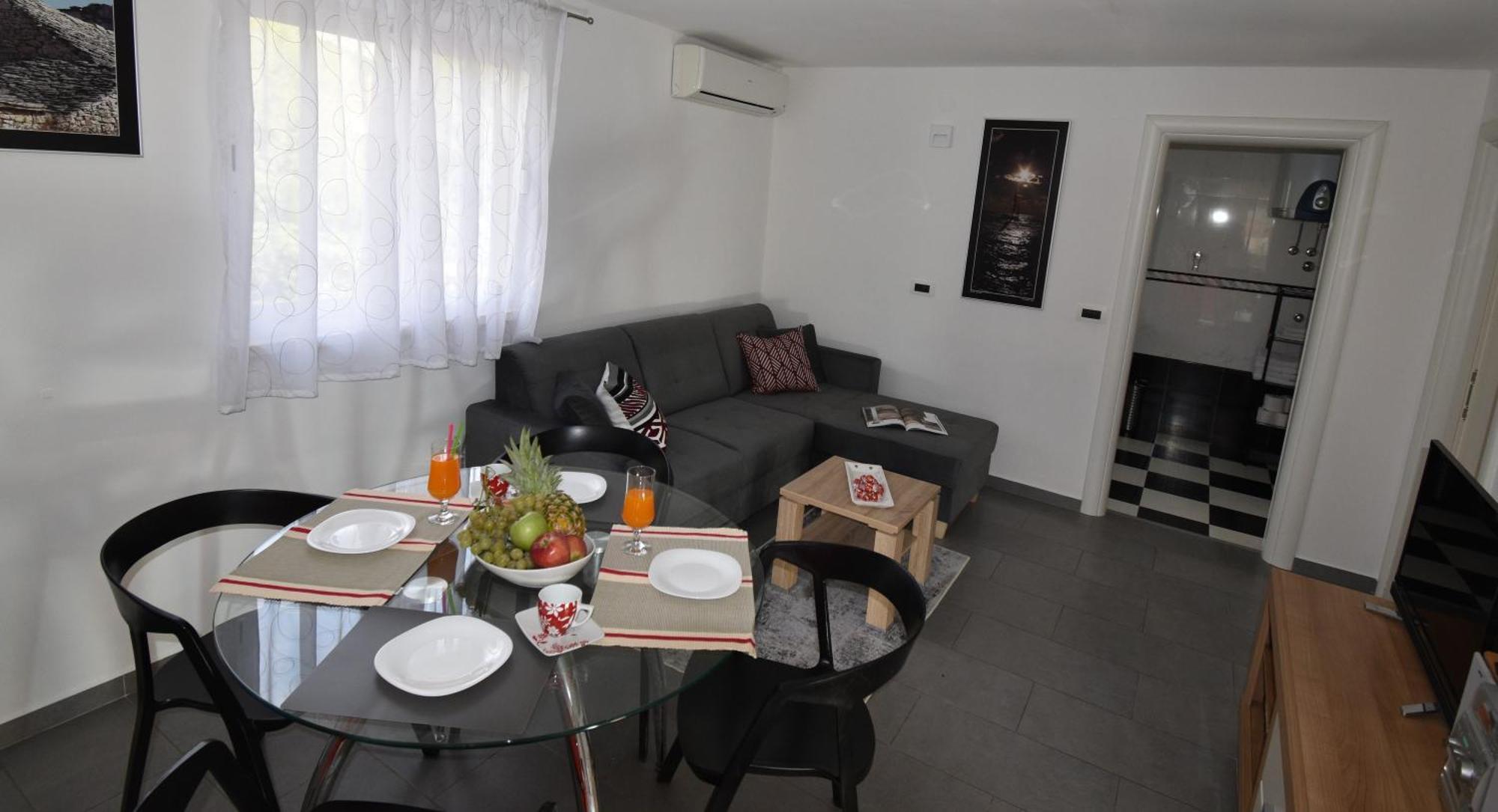 Apartment Andrea Orebić Buitenkant foto