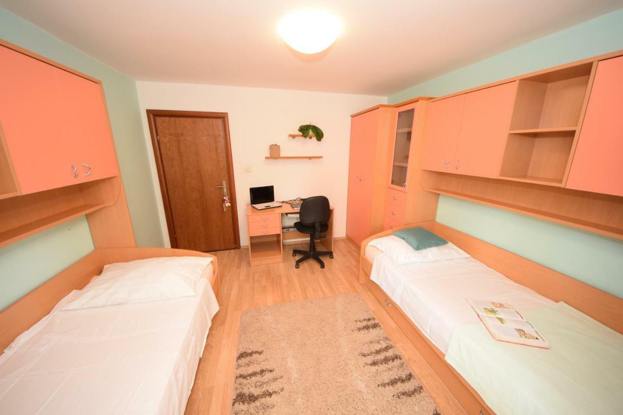 Apartment Andrea Orebić Buitenkant foto